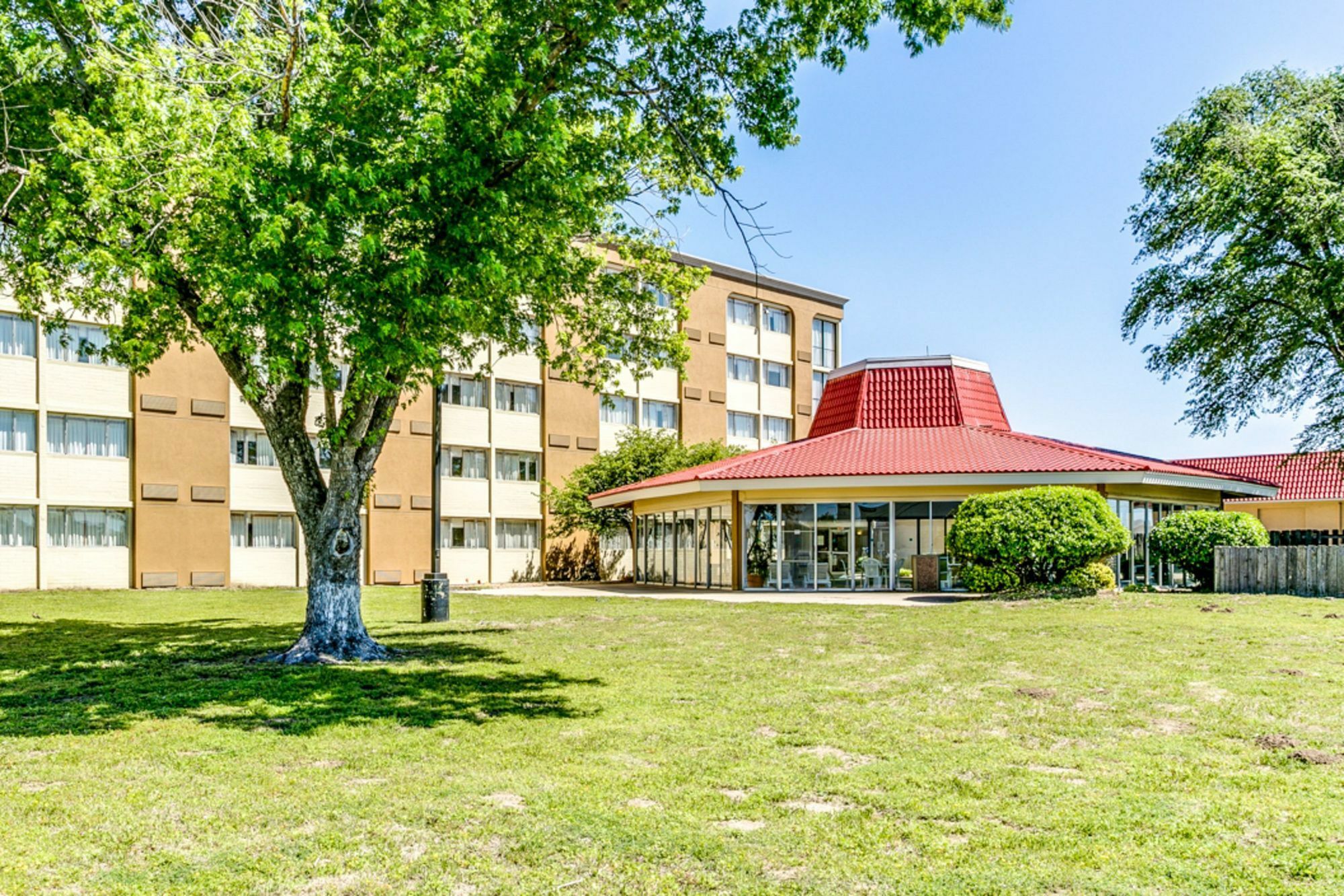 Hawthorn Extended Stay By Wyndham Wichita Airport Экстерьер фото
